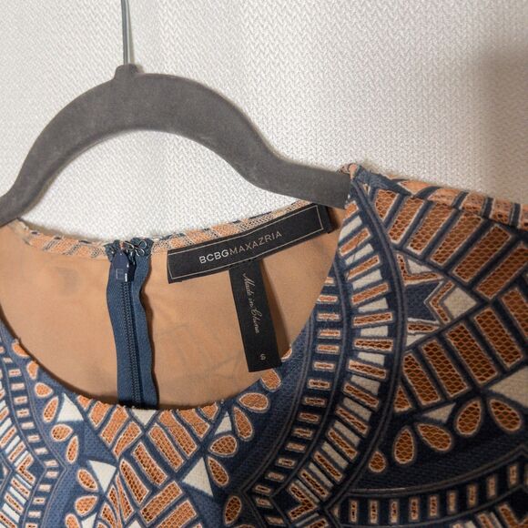 BCBG MaxAzria Allina Boho Lace Print Mini Shift Dress Women’s Size S - Picture 5 of 11